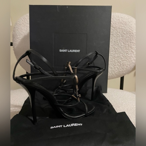 YSL Heels - Picture 5 of 10